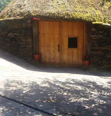 Palloza Baltasar * Castelo (Cervantes, Lugo)