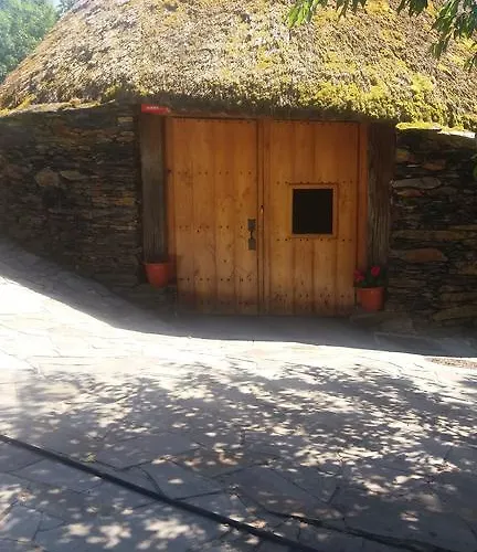 Palloza Baltasar * Castelo (Cervantes, Lugo)